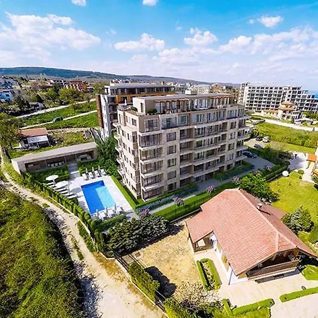 Elegance Апартаменты *